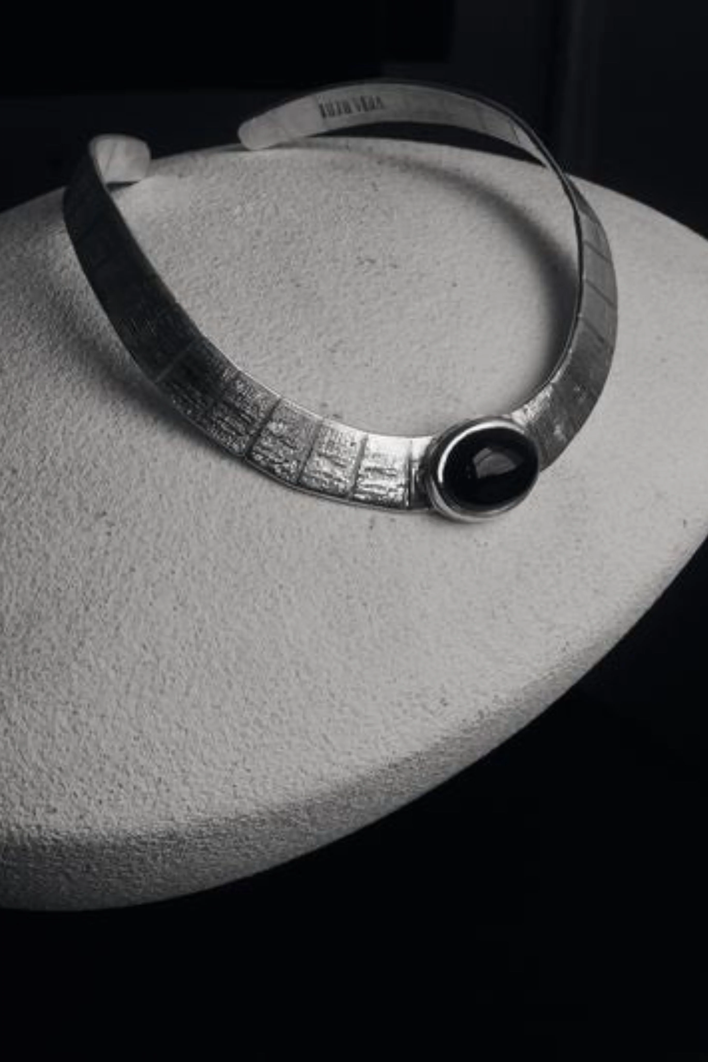 Athena Onyx Collar - Image 7